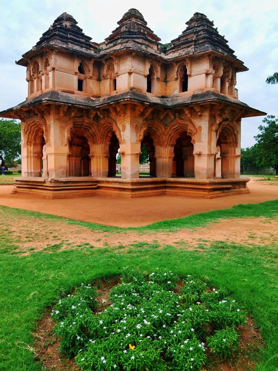 WLTRecommends's tweet photo. Clicked at Lotus Palace, Hampi, Karnataka 
@KarnatakaWorld https://t.co/f3j8KIBJji
