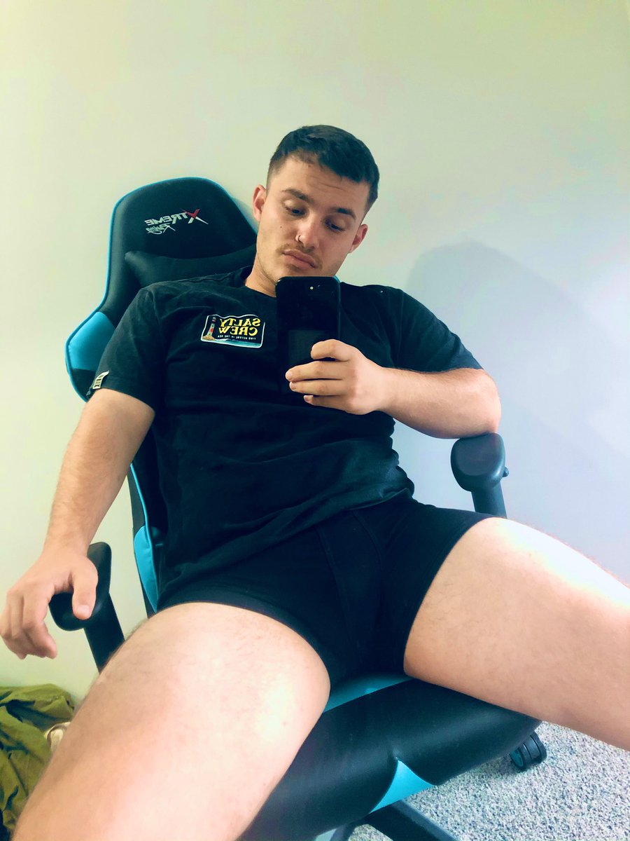 beefboybuns's tweet photo. Who wants watermelon juice? 🍉 #powerlifting #thunderthighs https://t.co/ER32ivSpmN