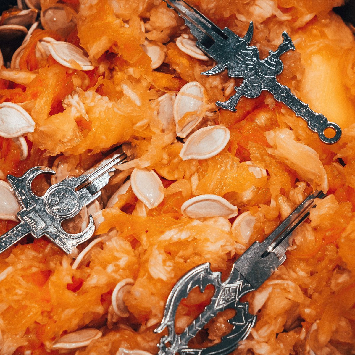 HerosArmory's tweet photo. Happy Halloween from our team!

#herosarmory #happyhalloween #hero #housekeys #swordkeys #swordshapedkeys #swordtieclip #spookyscary #pumpkin #pumpkincarving #halloween https://t.co/dCZD5ILzSI