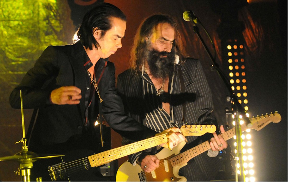 talepeddlerJo's tweet photo. I find so much strength, consolation in #theredhandfiles #Issue210 on the importance of a fool's errand (pursuing creative longings in your 60s).
'Get practising, dude β every day β pick up that guitar and learn that fucking E chord.' #NickCave https://t.co/EmVzcQtGKc