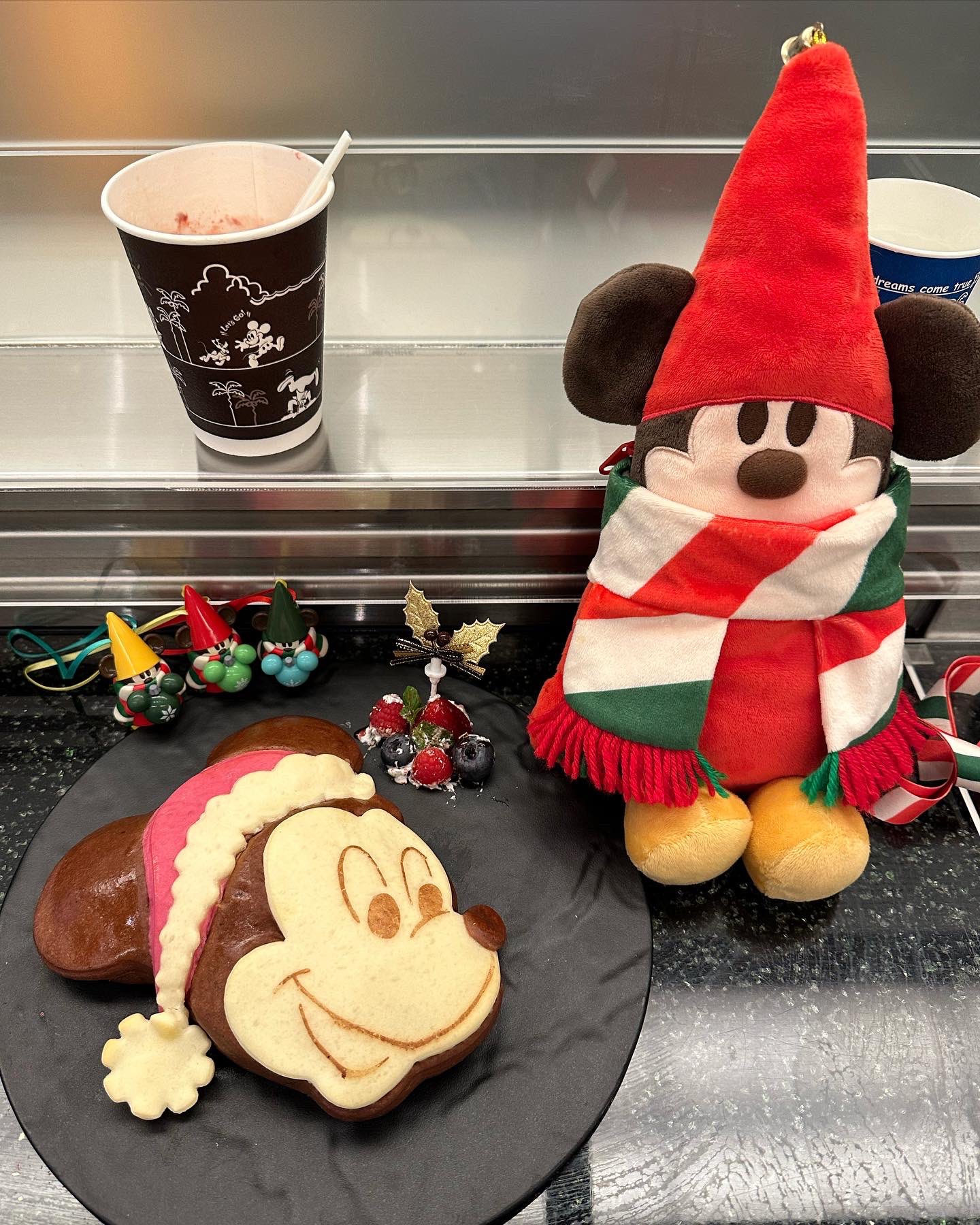 Hiromaydisney チックタックダイナー アンバサダーホテル リルリンリン パン ケーキ クリスマスケーキ クリスマス ディズニー ディズニーフード ディズニーホテル チックタックダイナースペシャルブレッド スペシャルブレッド Disney