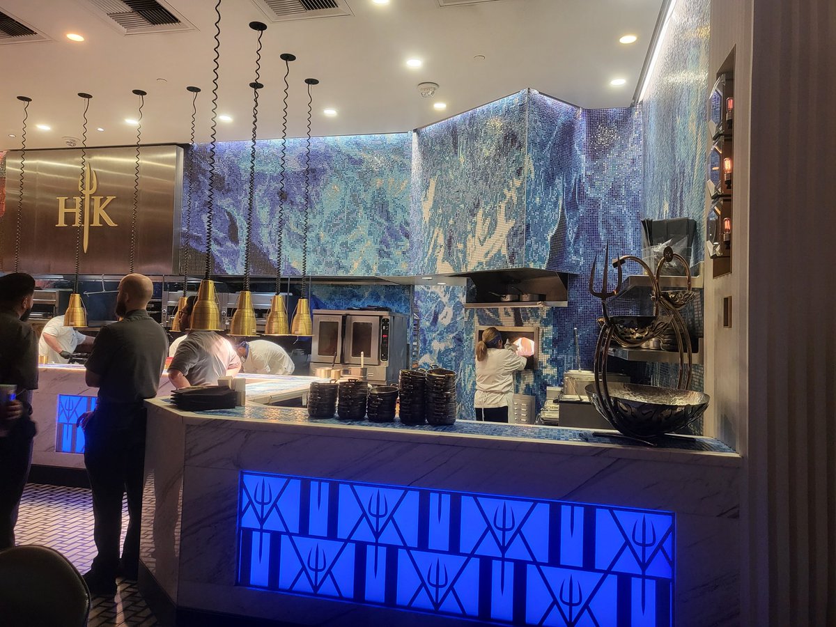 michirivera07's tweet photo. At #hellskitchenvegas and  @GordonRamsay just so you know, this was the best meal we've ever had. Everything was beyond on point. And cooked. To. Perfection! #fullashell Great end to the vacation! 😍😋🤤🥩 https://t.co/MekzFM8n7J