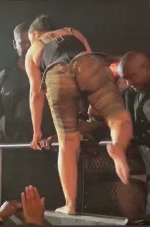 NICKIHENDRIX__'s tweet photo. @jisoosbread @Cardisfavv @stanaccountTSNM @icybardiiii @planettzay @PopCrave Dont get brave miss botched body https://t.co/4kQ0TuQIsX