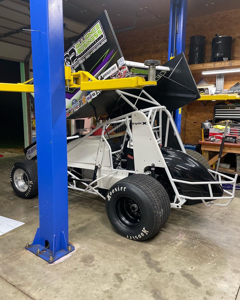 Things are coming right along @TheRottShop. Can’t wait to run with <a href="/OVSCA/">OhioValleySprintCars</a> <a href="/ASCoC/">Amiyah Scocca</a> <a href="/wcsohio/">Wayne County Speedway</a> <a href="/FASTseries/">FAST Series</a> 🏁🏁🏁