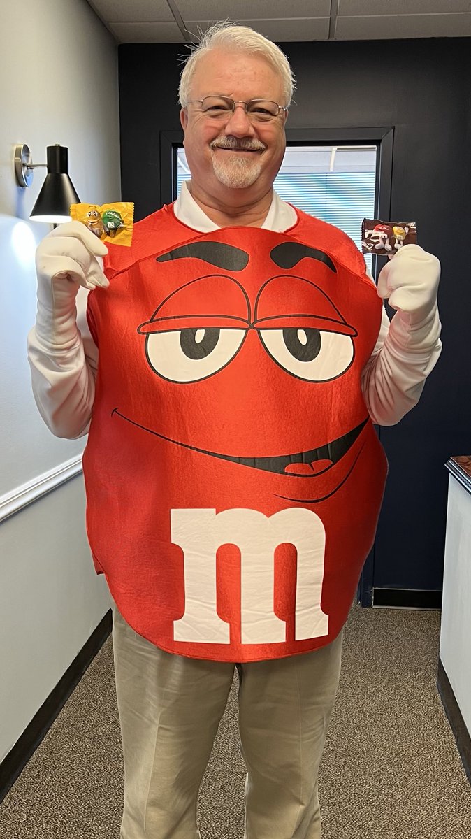 bdhvb's tweet image. Annual tradition continues in 2022. Great way to wrap up 39th year of service. ⁦@MSUWEB⁩ ⁦@mmschocolate⁩