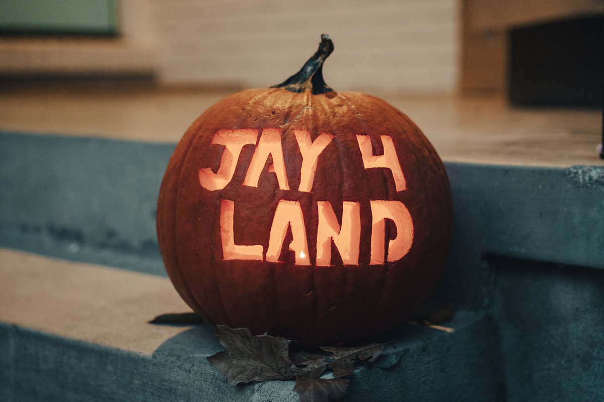 🎃Happy Halloween!🎃

You know what’s scary? 

An eye surgeon with no land management experience trying to run the General Land Office…

Vote Jay for Land!