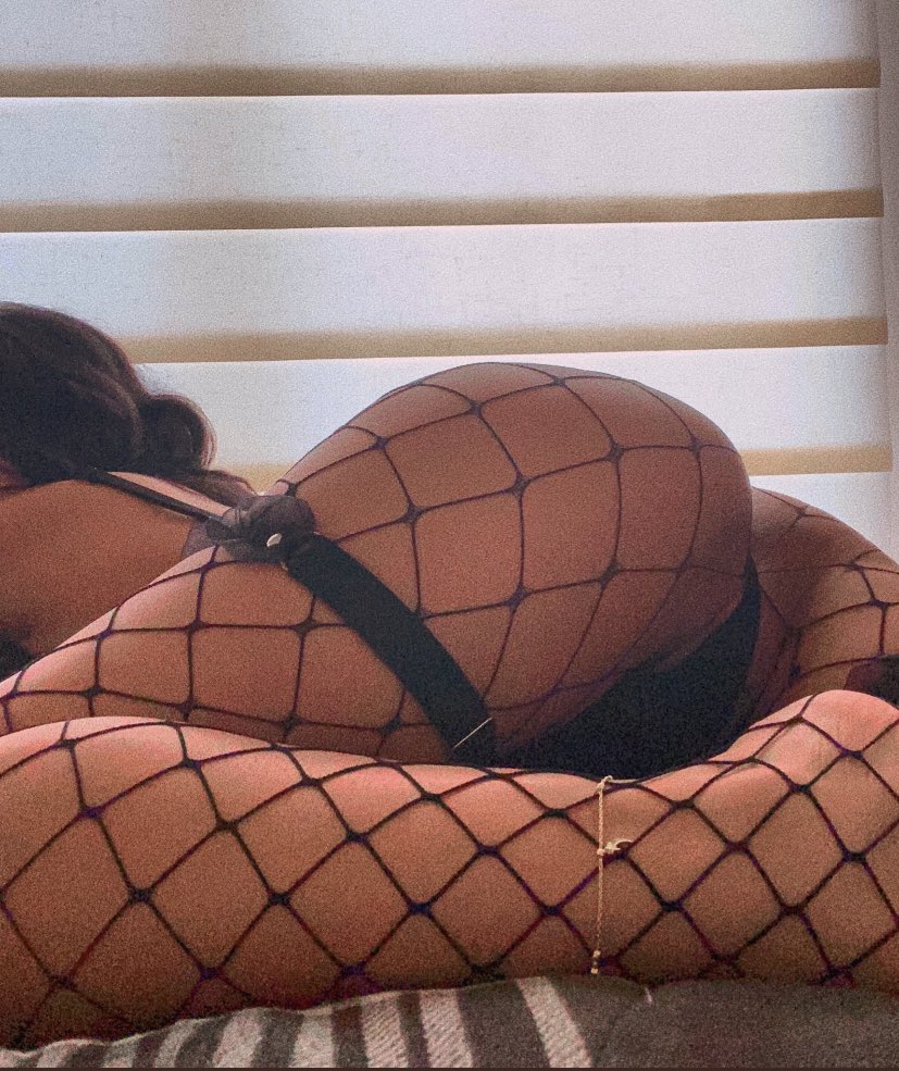 honey_bxnniie's tweet photo. Happy Halloween!! 👻🎃 How fitting that today’s the day I come back from the dead lmaoo

In case u forgot me 😘 I’m Bunnie!!

• 21 
• she/her
• switch 🥵
• bi
• very kinky 🔥
• horny 24/7 
• anime + gaming 🎮
• selling 👀

like &amp; rt to be mutuals ❤️#nsfwtwt #nsfwtwtًً https://t.co/Z840vjSFfI