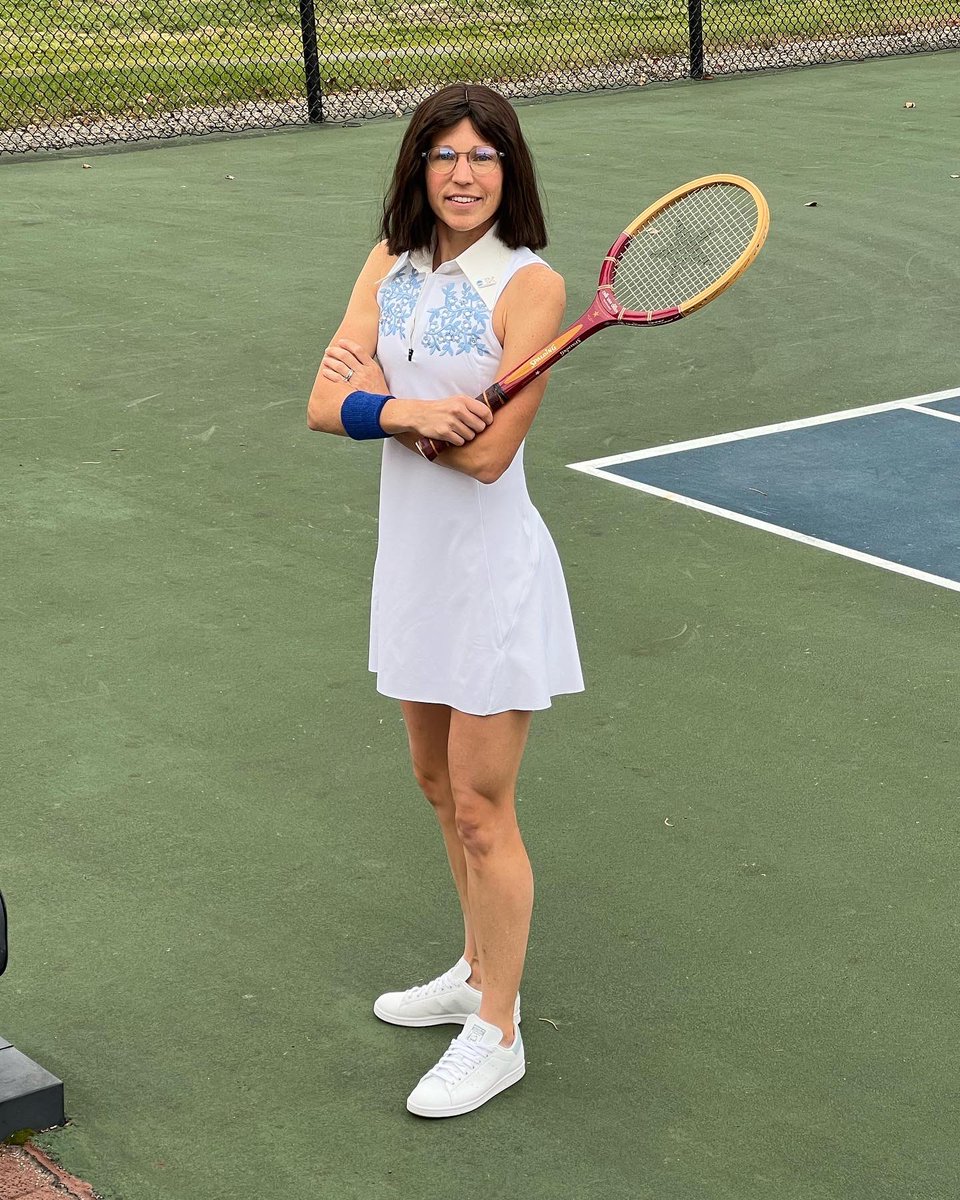 mkcurran's tweet photo. Title IX pioneer. Advocate. Icon. Hero. Champion. Presidential Medal of Freedom recipient. Founder of the @WomensSportsFdn. And Elton John’s “Philadelphia Freedom”? It’s written about her.
•
Fight, lead, shine the light, create change, &amp; win like @BillieJeanKing 💙 https://t.co/Y3LI8cpxXN