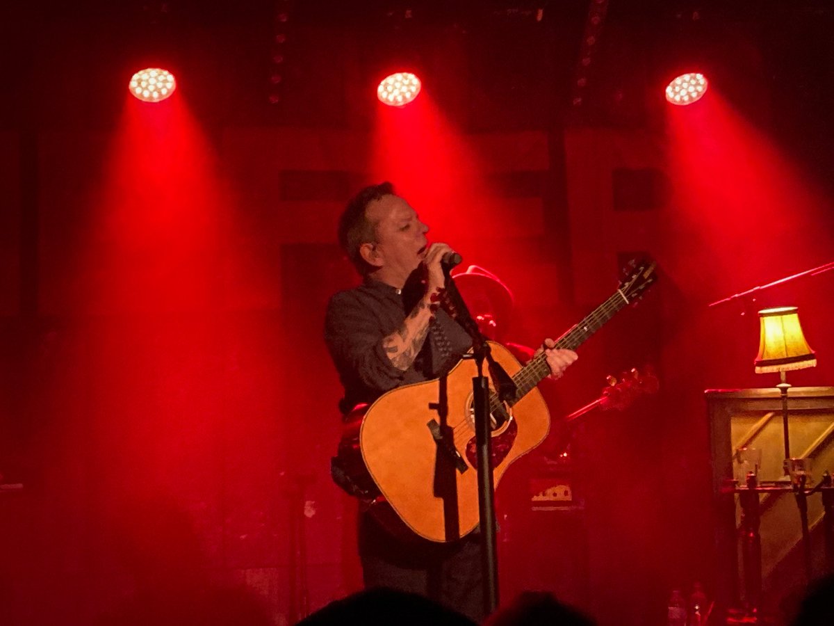 Amazing night at the ⁦<a href="/Leadmill/">The Leadmill</a>⁩ tonight watching ⁦<a href="/RealKiefer/">Kiefer Sutherland</a>⁩ band. Fantastic show!