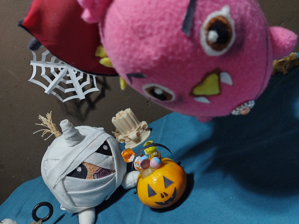 Yaaz_NG's tweet photo. ¿Trick or Treat? 😈🎃
#Axieween https://t.co/1CjCQGcrot