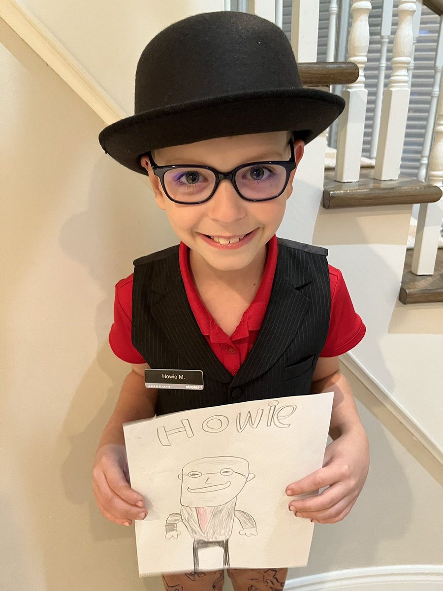 MarkBusser's tweet photo. For Halloween my son wanted to be @howiemandel, specifically from the Staples commercials. 😂 https://t.co/tLATyvms5K