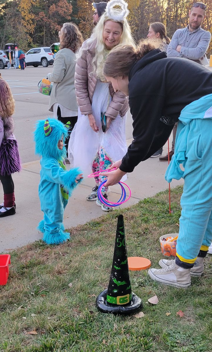 StTrinitychurch's tweet photo. Hope everyone had a safe and happy Halloween... we are grateful for all who enjoyed our Trunk or Treat this past Saturday!  Until next year! https://t.co/wLf2Feig1J