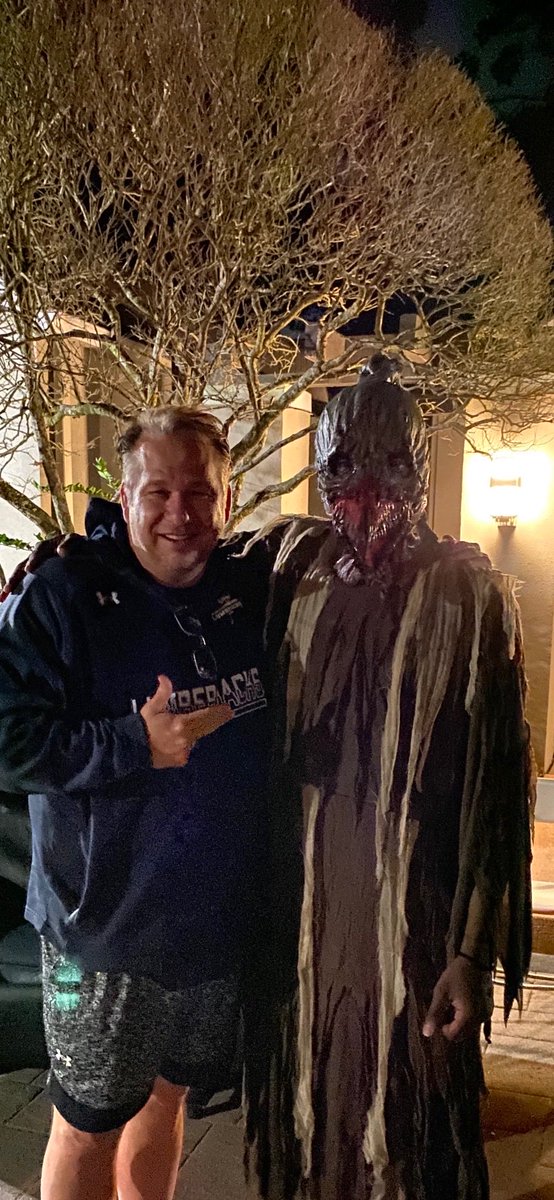 coach_keller12's tweet photo. Can you believe on #Halloween our ⁦@SFA_MBB⁩ Player ⁦@4lvfeD⁩ turns in to this ???!!                          #SPOOKY https://t.co/o702wS9qUB