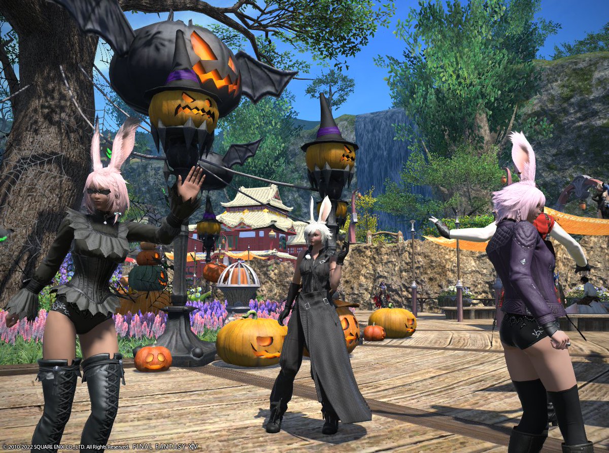 lyta_moon's tweet photo. #FF14 Had some amazing fun at the Halloween party! And yes, bunnies RULE!
n.n https://t.co/QTW9wds6CY