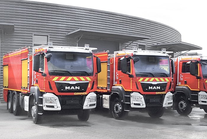 PompiersLB's tweet photo. Les services de secours Listenbourgeois sont fier de se doter de trois nouveaux FMOGP (Fourgon mousse grande puissance) de chez #GIMAEX. Ces trois camion seront d'une très grande utilité face aux risques industriels. 🔥🇲🇨
#Listenbourg https://t.co/WH4cV9Q0s9