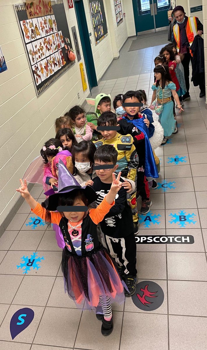 henderson_ave's tweet photo. So much fun to be in a #Halloween parade! @YRDSB https://t.co/xTtqCOFqIB