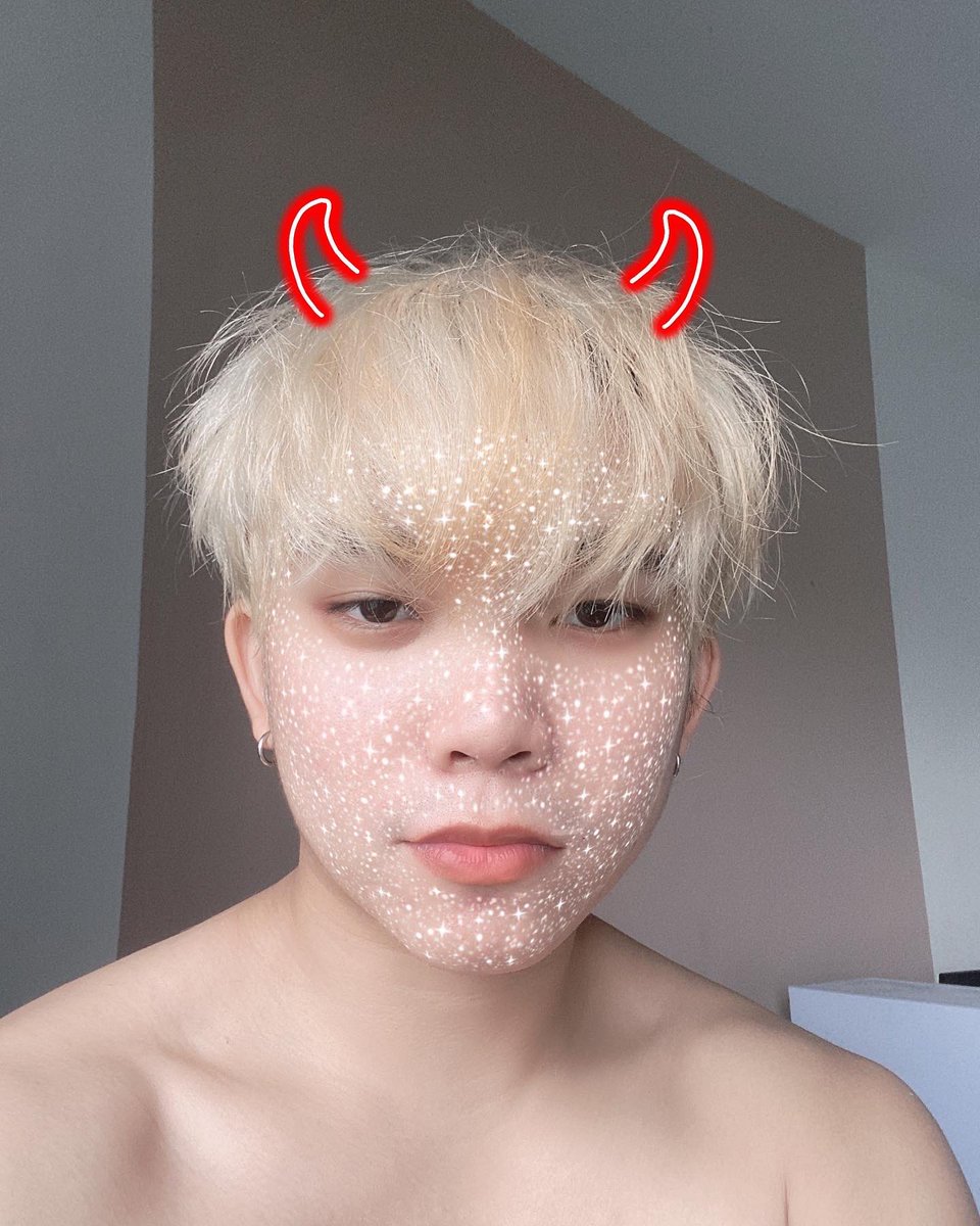 neoblue___'s tweet photo. happy halloween, boo~ https://t.co/nD57NNf7LT