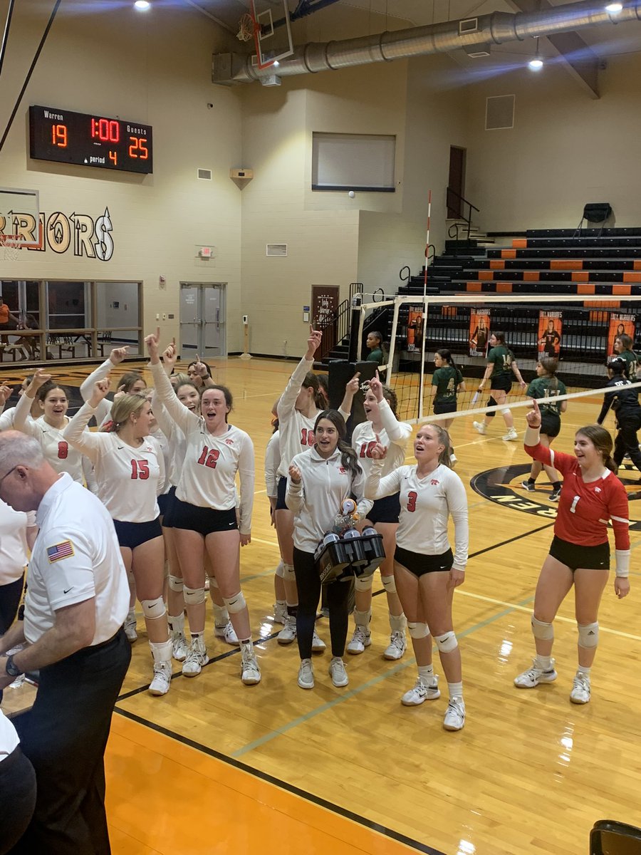 PrincipalAuntie's tweet photo. Congratulations to our LadyCat Volleyball Team for securing the win against LCM. Round 2 of the playoffs….Here We Come! @SplendoraVB @Athletics_SISD @SplendoraHigh https://t.co/S6cB3SQx60