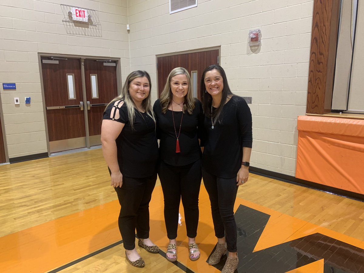 PrincipalAuntie's tweet photo. Congratulations to our LadyCat Volleyball Team for securing the win against LCM. Round 2 of the playoffs….Here We Come! @SplendoraVB @Athletics_SISD @SplendoraHigh https://t.co/S6cB3SQx60