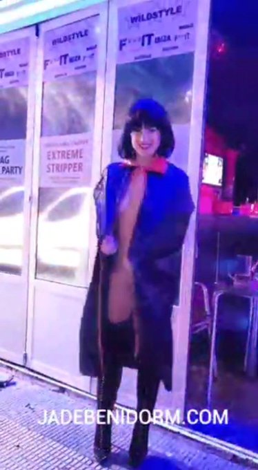 Yes me with black hair and my full costume.  See the pics and vids on my onlyfans xxxx https://t.co/