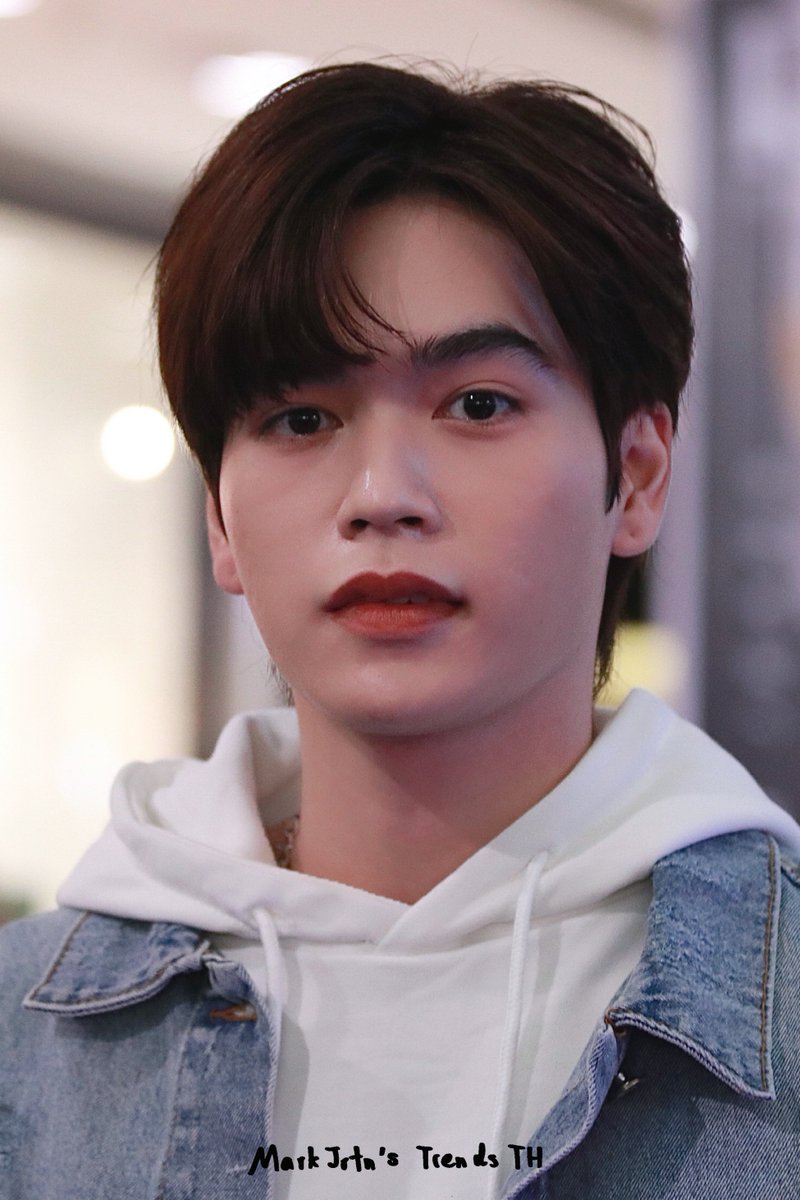 𝙃𝙀𝙇𝙇𝙊 𝙉𝙊𝙑𝙀𝙈𝘽𝙀𝙍 ·͜·🤍

สวัสดีเดือนพฤศจิกายน ขอให้เป็นเดือนที่คุณจิรันมีแต่สิ่งดีๆเข้ามาทำให้มีความสุข และยิ้มได้ในทุกๆวัน ขอให้ได้ทานของอร่อยๆ เดินทางปลอดภัย ทำงานผ่านไปอย่างราบรื่น และขอให้ประสบความสำเร็จในทุกสิ่งดังใจหวังเลยน้า~ 

<a href="/Markjrtn/">คุณไป๋</a> 
#markjrtn #GMMTV