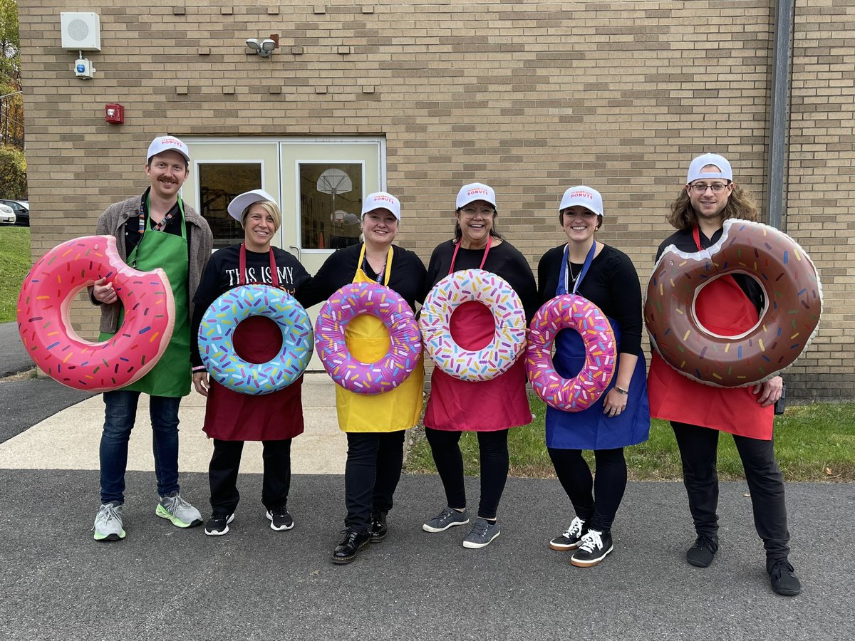 McCuskerLibrary's tweet image. Happy Halloween from Fernbrook Specials! @fernbrooknj @RandolphSchools @FernbrookPE @FernbrookArt @FernbrookMusic
