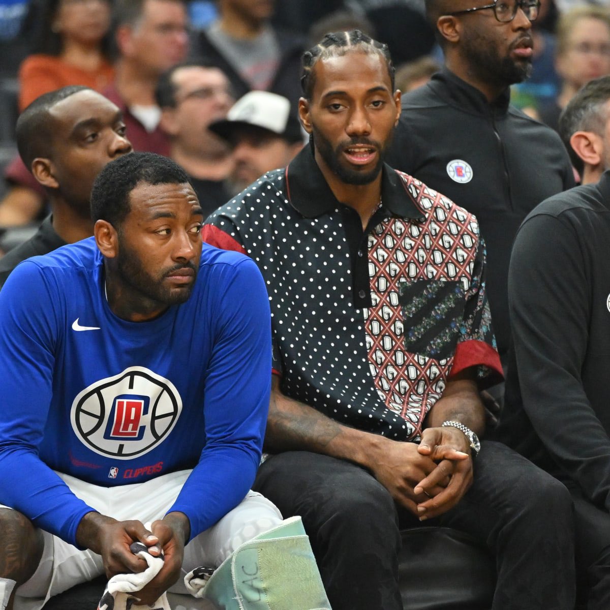 TheHoopCentral's tweet image. Report: Kawhi Leonard will NOT join the Clippers on their upcoming 2-game road trip, via @TomerAzarly 

Kawhi has missed 5 out of 7 games (including tonight) for the Clippers this season