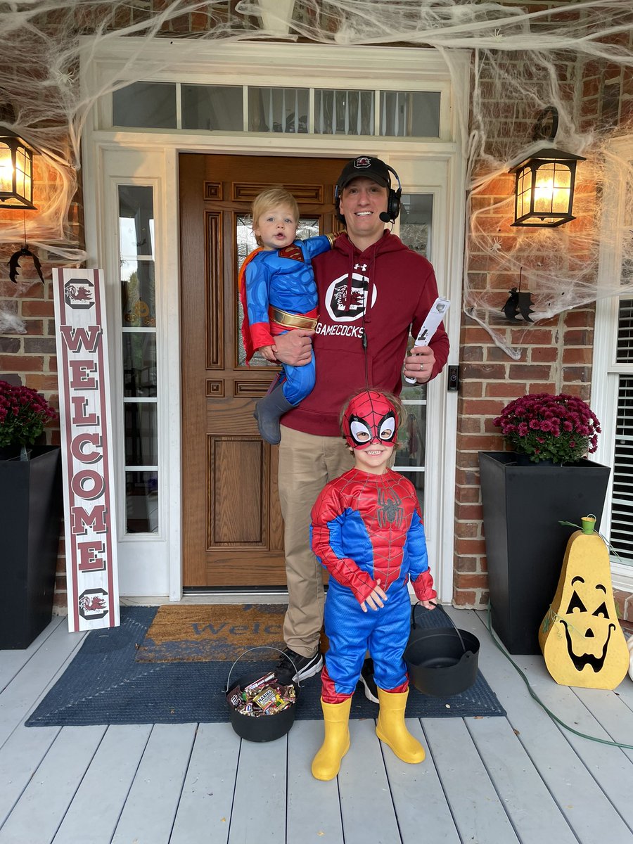 BeelsDaniel's tweet photo. Happy Halloween! This year we dressed up as super heroes:
Spider-Man, Superman, and @CoachSBeamer! https://t.co/TwDtoic27U