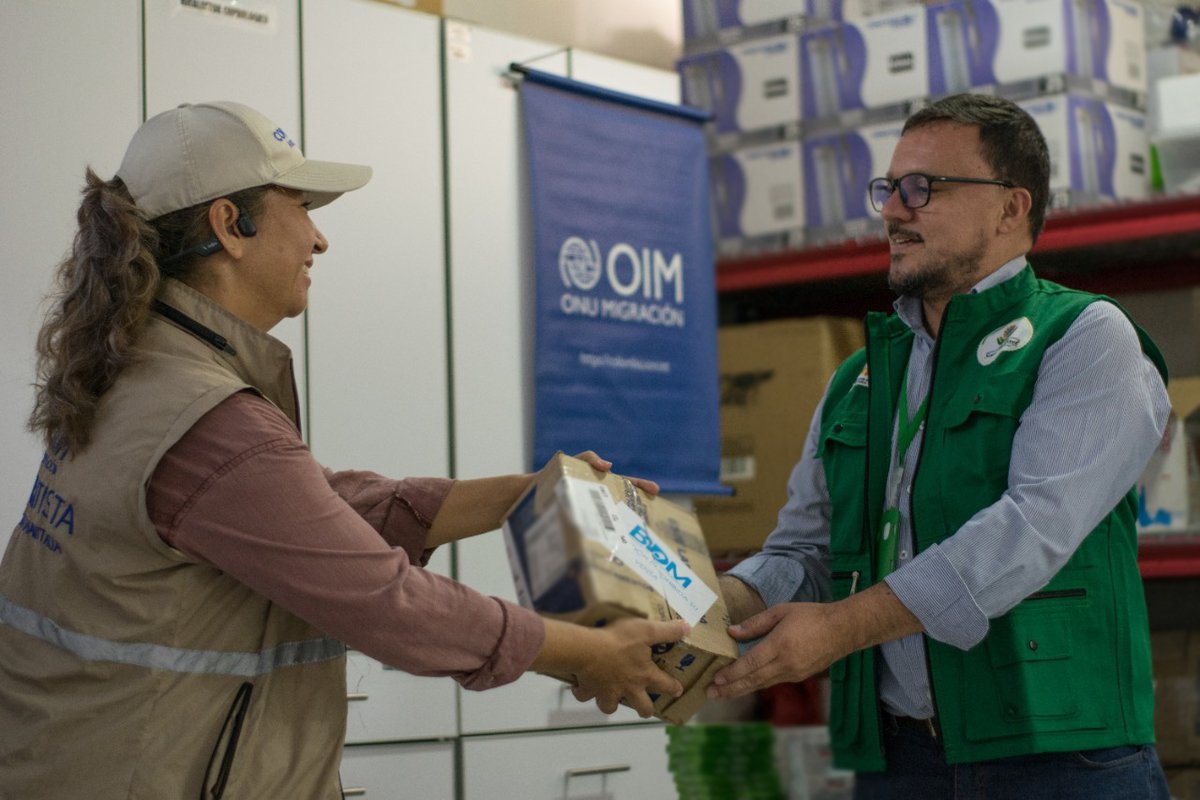 BanMedicamentos's tweet photo. Como resultado de nuestro trabajo conjunto con @OIMColombia  hemos podido gestionar la donación de medicamentos con fines humanitarios!
En septiembre entregamos 186.909 unidades de medicamentos💊a 18 hospitales de Colombia🏥
Gracias al apoyo de @StatePRM
#RespuestaMedicamentos https://t.co/TTngjjZK9h