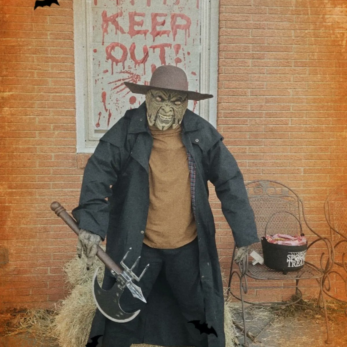 CrystalGC72443's tweet photo. Another successful year of scaring trick or treaters for Garren.
Happy Halloween everyone! https://t.co/BKD6p6739x