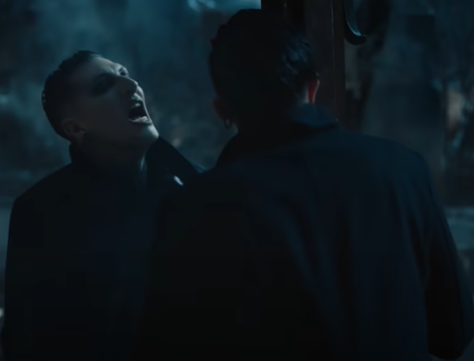 BryansTwit's tweet photo. Seeing JD in this video gave major Grandmas Boy vibes "How could they see me" @ChrisMotionless awesome video though truly liked it just saying maybe a backup costume if you need it. Very fun song that reminds me of all the 80s references you put into the video https://t.co/nh3Ej1aAzi