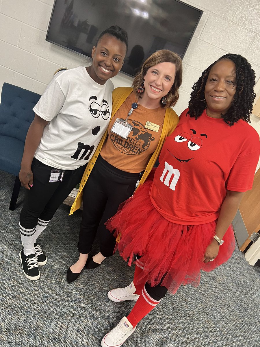 Great things are always  happening at CIE 🖤 <a href="/EDurden6/">Elyse Durden</a> <a href="/AColemon_BIC/">Ashleigh Lewis, BCBA</a>