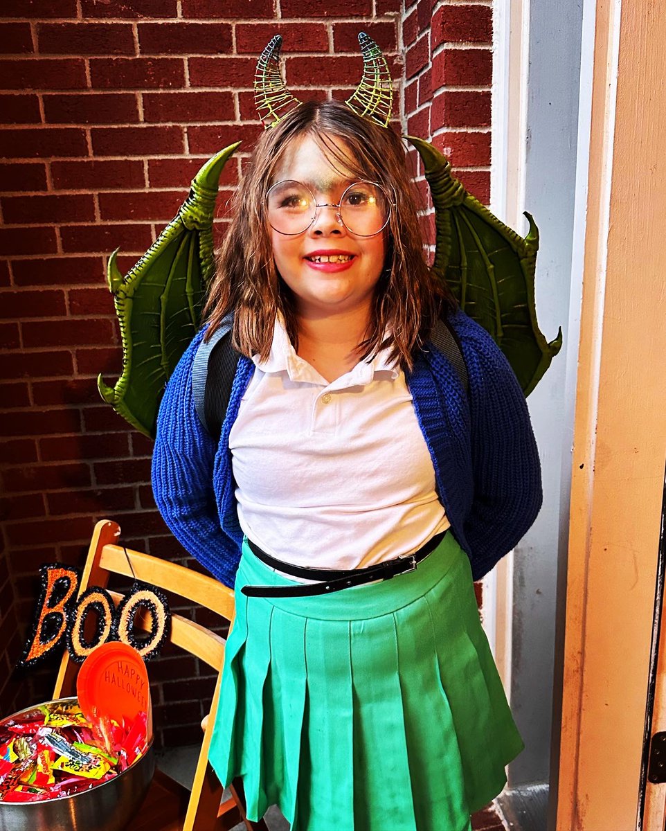 Laura Dodd tweet media