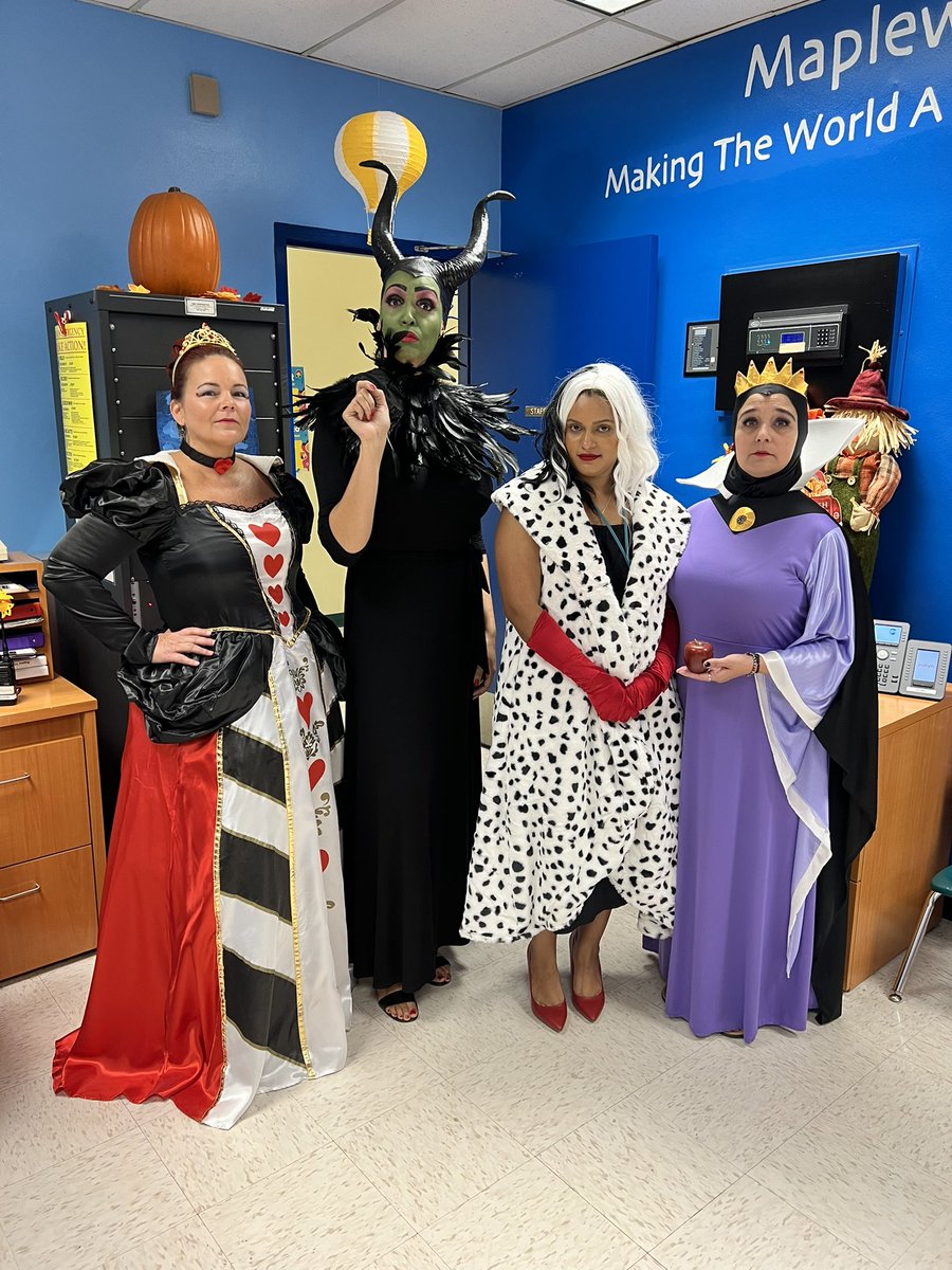 LCMS_Principal's tweet photo. A Dream is a Wish Your Heart Makes….Team Princesses vs. Team Villians! #fallparadefun #princessanna #Frozen #letitgo #halloweenseason #LoveMyTeam 

#MaplewoodMinded #owlspride #dreambig #workhard #staykind https://t.co/rYrdQhXuUQ