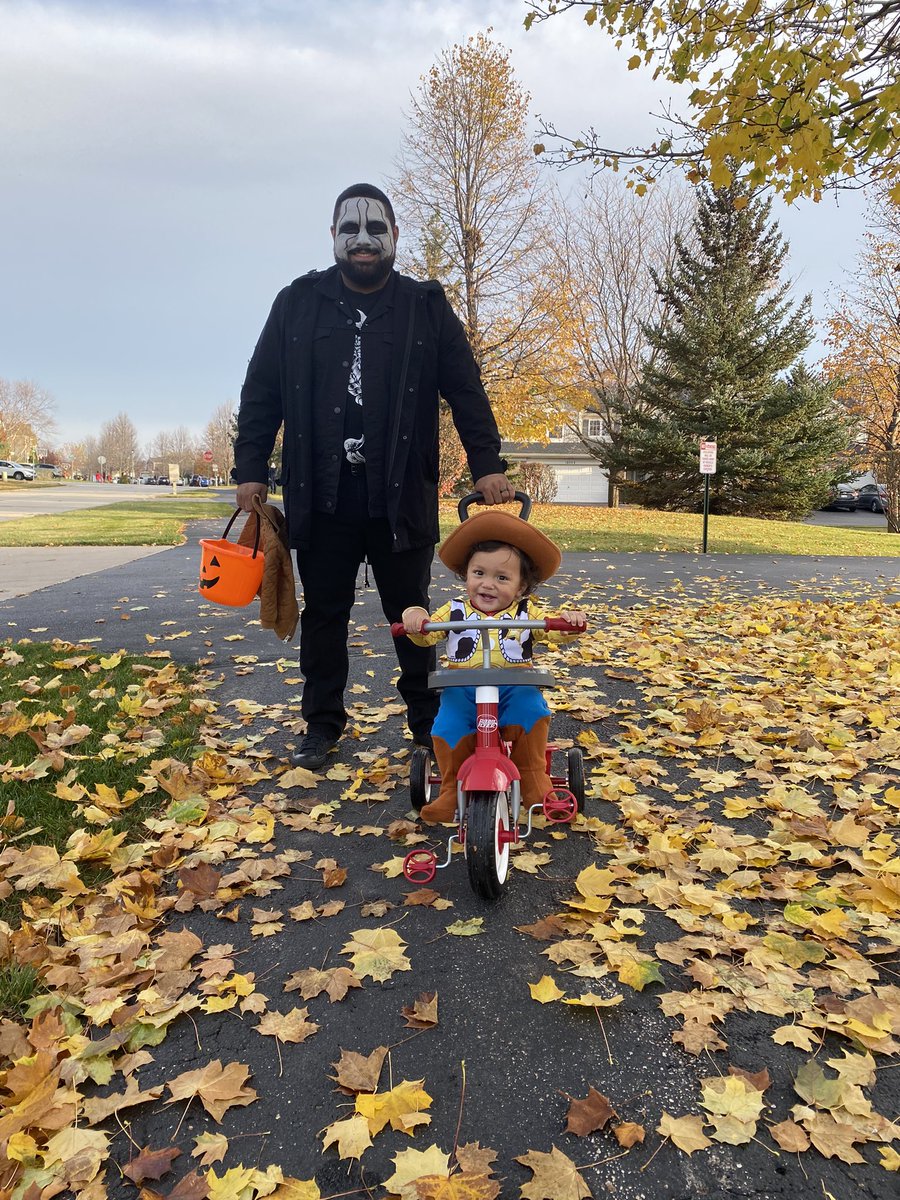pataswangas92's tweet photo. @AEW you guys should send my son and I a Hangman Page and Sting shirt for Halloween Next year. @OneHourTees https://t.co/5EyANA881V