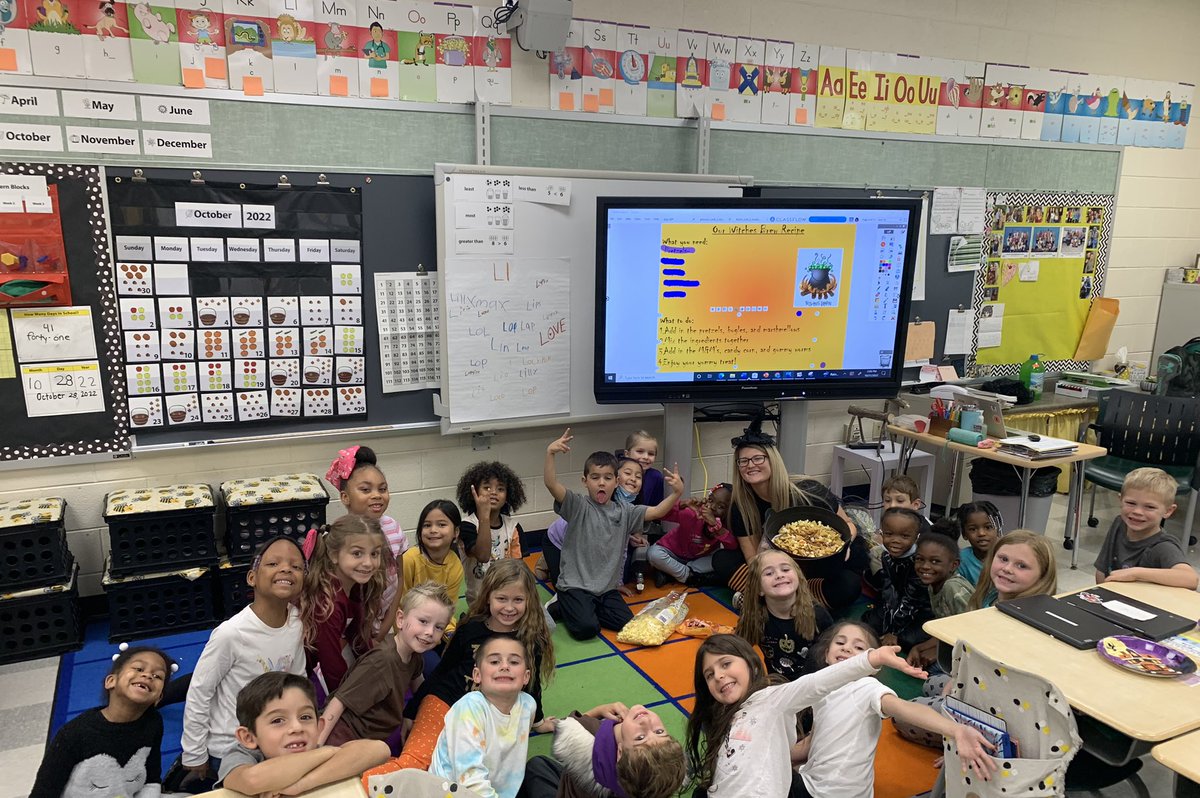 MsDrasal_Art's tweet photo. Forever crashing @MsSmithVFES ‘s room. I just might need witches brew every day 🧙🏻‍♀️! Happy Halloween! 👻🎃 https://t.co/dSuFKkpQiz