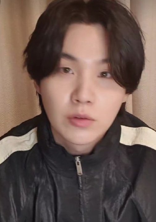 safezyoongi's tweet photo. I mean.. their eyes 🥺😭 #SUGA #ZAYN https://t.co/hlF2kFDCZN