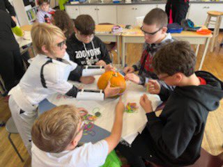 MsPineau's tweet photo. Another day…another chance for @ross_dsbn Grade 8’s to lead by example! Today we mixed with the 6/7 class to complete ‘Pineau’s Pumpkin Estimation Challenge!’ This is #onted #stemeveryday #mathiseverywhere #futureleaders @dsbn https://t.co/Yi9CnG6bdq