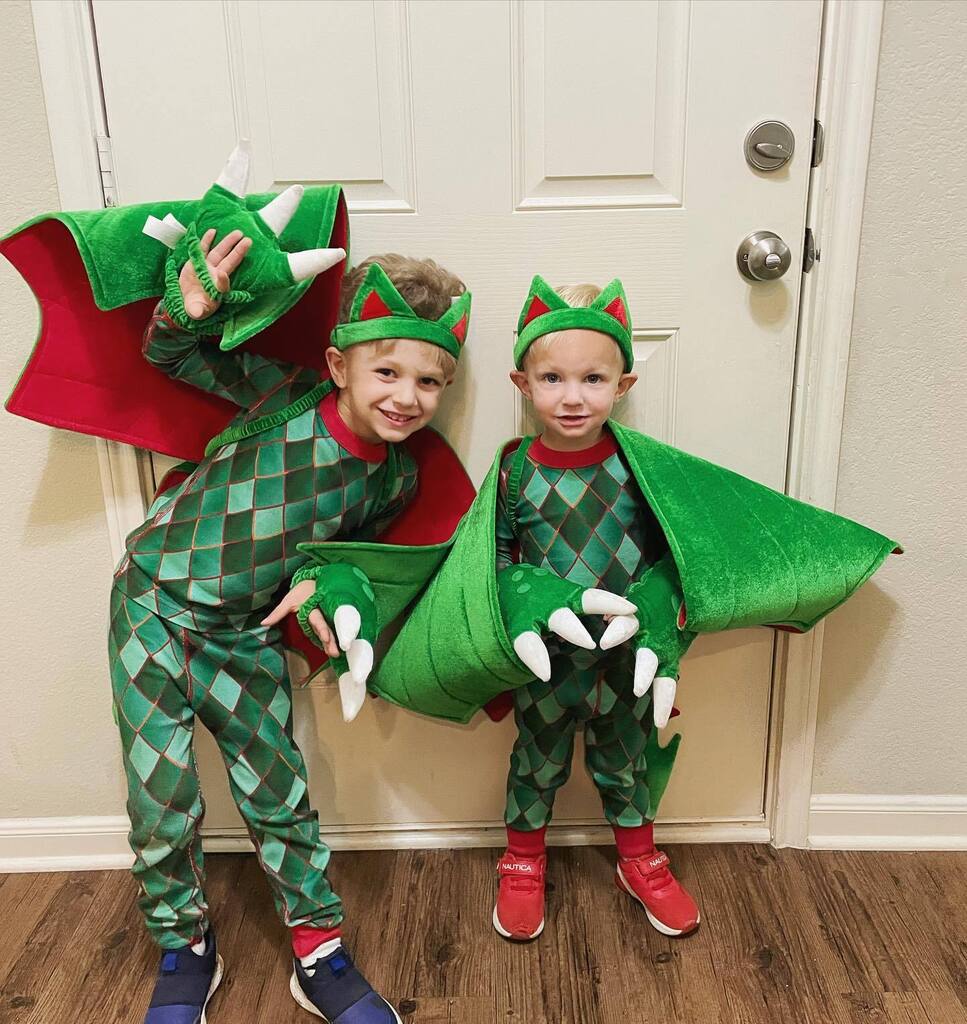 abbydflowers's tweet photo. Happy Halloween 🎃👻🐉 https://t.co/GY3l74RQky https://t.co/aDJRNcmnf8