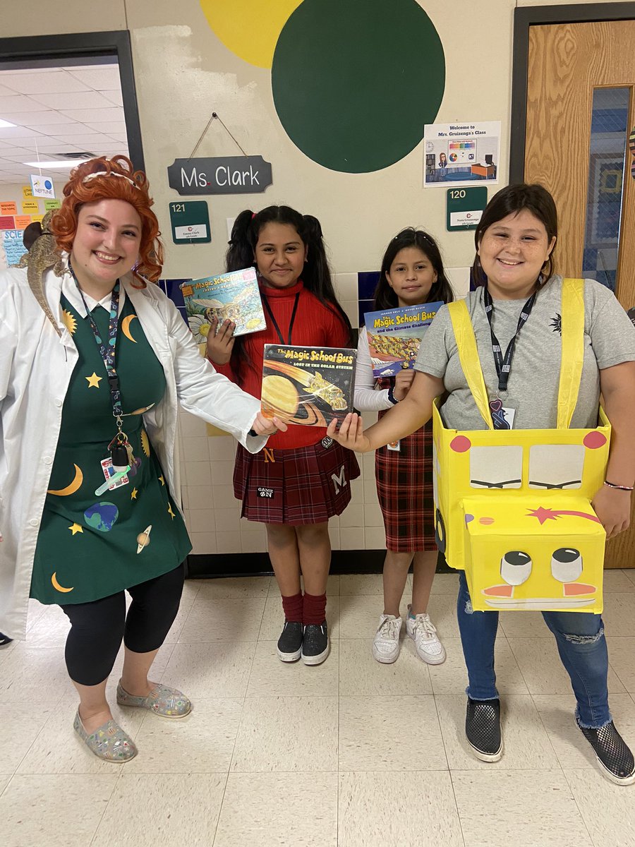 Clarks_Science's tweet photo. Southside Elementary Character Parade! #Minions and #MagicSchoolBus 📚🚍  ft. our classroom pet, Ziggy the Bearded Dragon, as Liz @cisdsouthside https://t.co/XXYvWZ8cUk