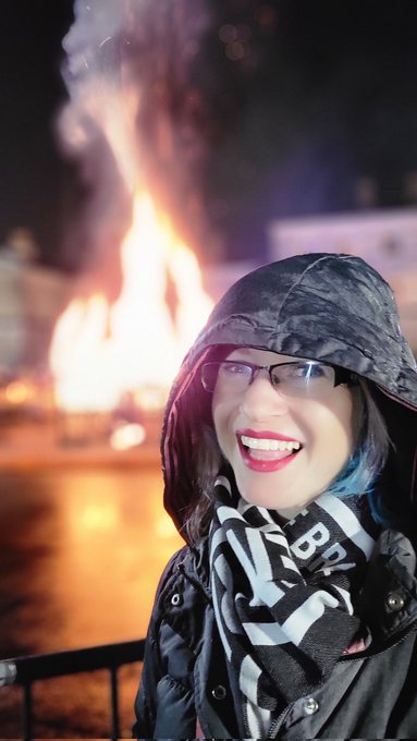 Good night all and sweet dreams on this happy Halloween night xxxx https://t.co/aan1UsbX84