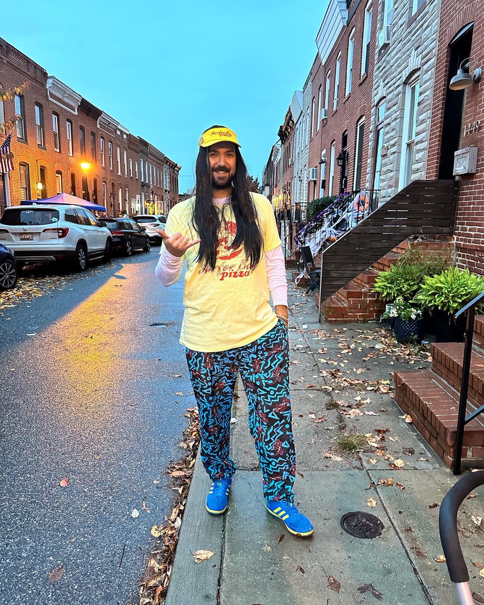 MonicaOtt's tweet photo. A little bit of #hawkins in Baltimore! @Stranger_Things @netflix @GatenM123 @dumbuardo #StrangerThings #StrangerThings4 #Halloween2022 https://t.co/5mBnSKmM6E