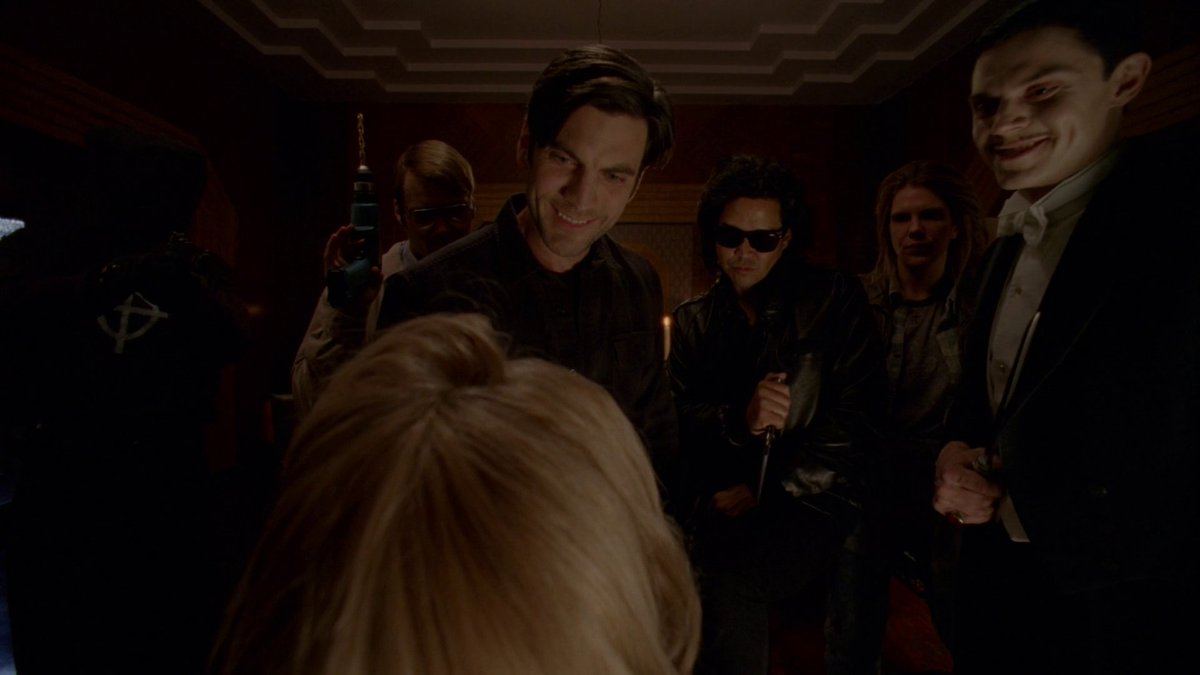 ahscenes's tweet photo. S05E12 | #AHSHotel https://t.co/nbwcGY9yQF