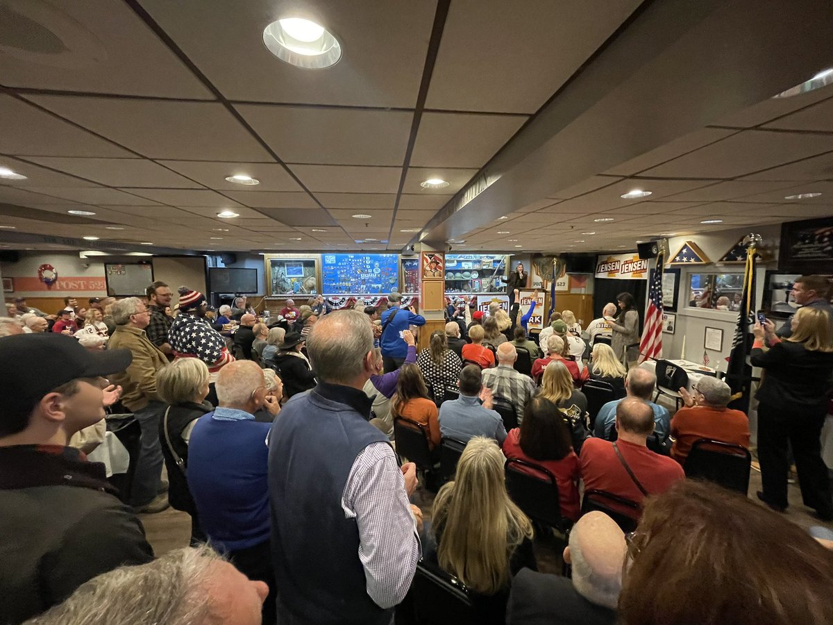 drscottjensen's tweet photo. What an incredible leader and incredible evening! Thank you, @KimReynoldsIA! Minnesota is so ready for change!

#MNGOV https://t.co/cW9OmrfH4v