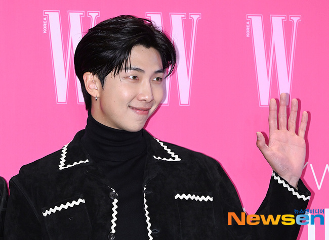 [Official] Big Hit Music has confirmed @BTS_twt RM is planning to release his solo album and that he is currently working on it. newsen.com/news_view.php?…