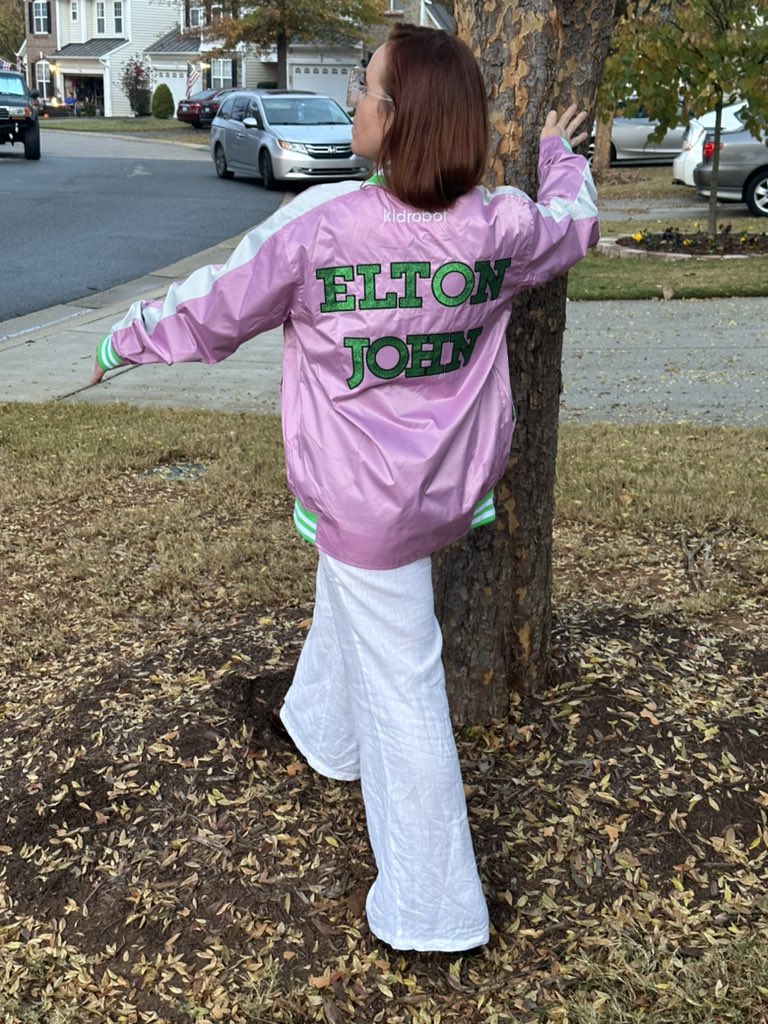 Jenerative_AI's tweet photo. . @eltonofficial Happy Elton-John-o-Ween! https://t.co/vvEXBndQjK