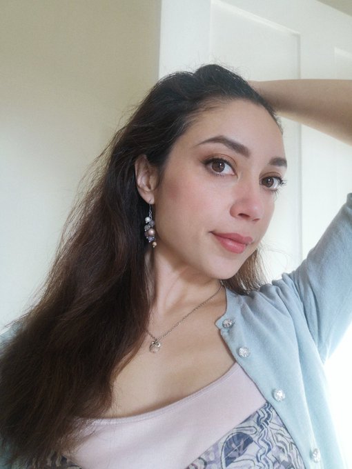 I can't wear pastels very much but I can make these frosty winter fairy tones work for me. https://t<a href="/tag/armpitlover"class="tags"><span>#armpitlover</span></a><a href="/tag/onlyfans"class="tags"><span>#onlyfans</span></a><a href="/tag/armpitsmelling"class="tags"><span>#armpitsmelling</span></a><a href="/tag/newon"class="tags"><span>#newon</span></a>