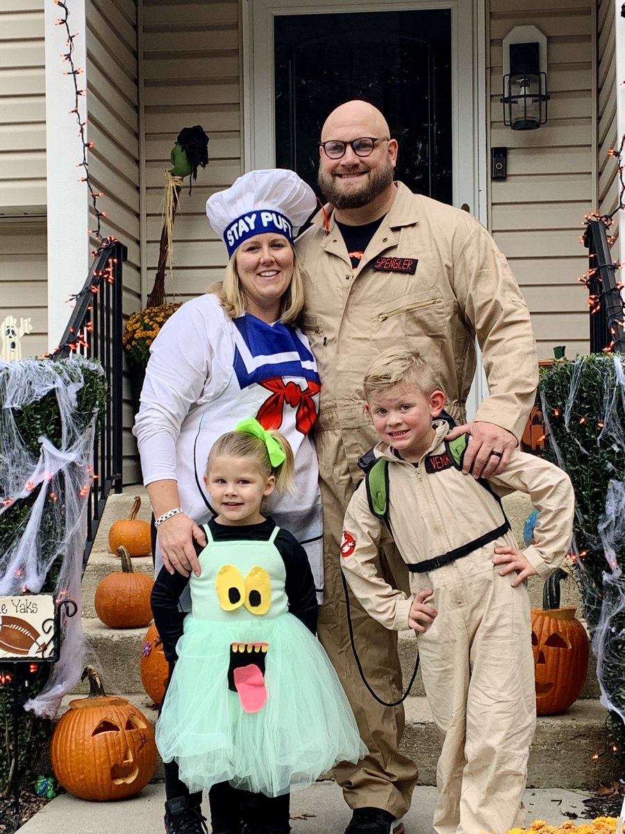 Stage4Thriver's tweet photo. Who you gonna call? Happy Halloween 🎃!!! #MBME @pandab22 @Ghostbusters https://t.co/uxGfrYdP0y