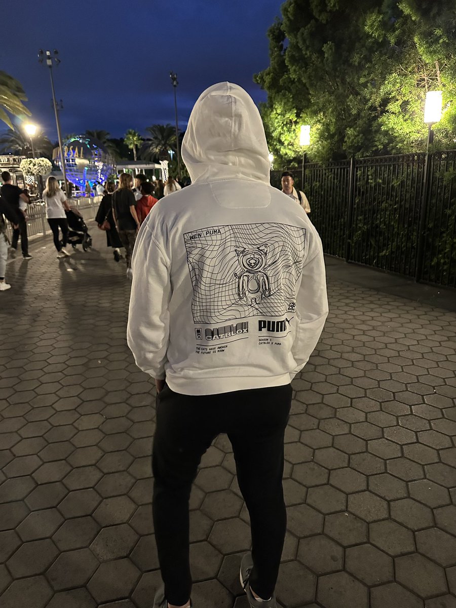metashasta's tweet photo. @UniStudios about that #NFT life while I floss my @CatBloxCorp @PUMA swag hard. Tag me if you see me and I’ll drop you an NFT in your wallet. @moonpay sponsor https://t.co/yZbRGobauB