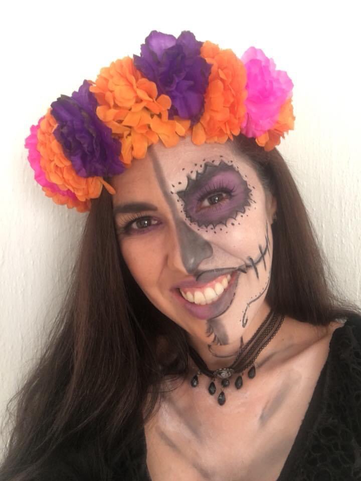 ttannyz's tweet photo. @samsungmobilemx Solo maquillaje sin piedras  #SamsungPlaygroundMx #CatrinaMakeUpChallenge https://t.co/5zLIB4pPdQ